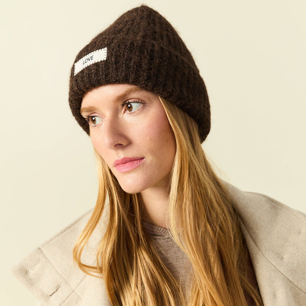 Bonnet marron fonc&eacute; femme