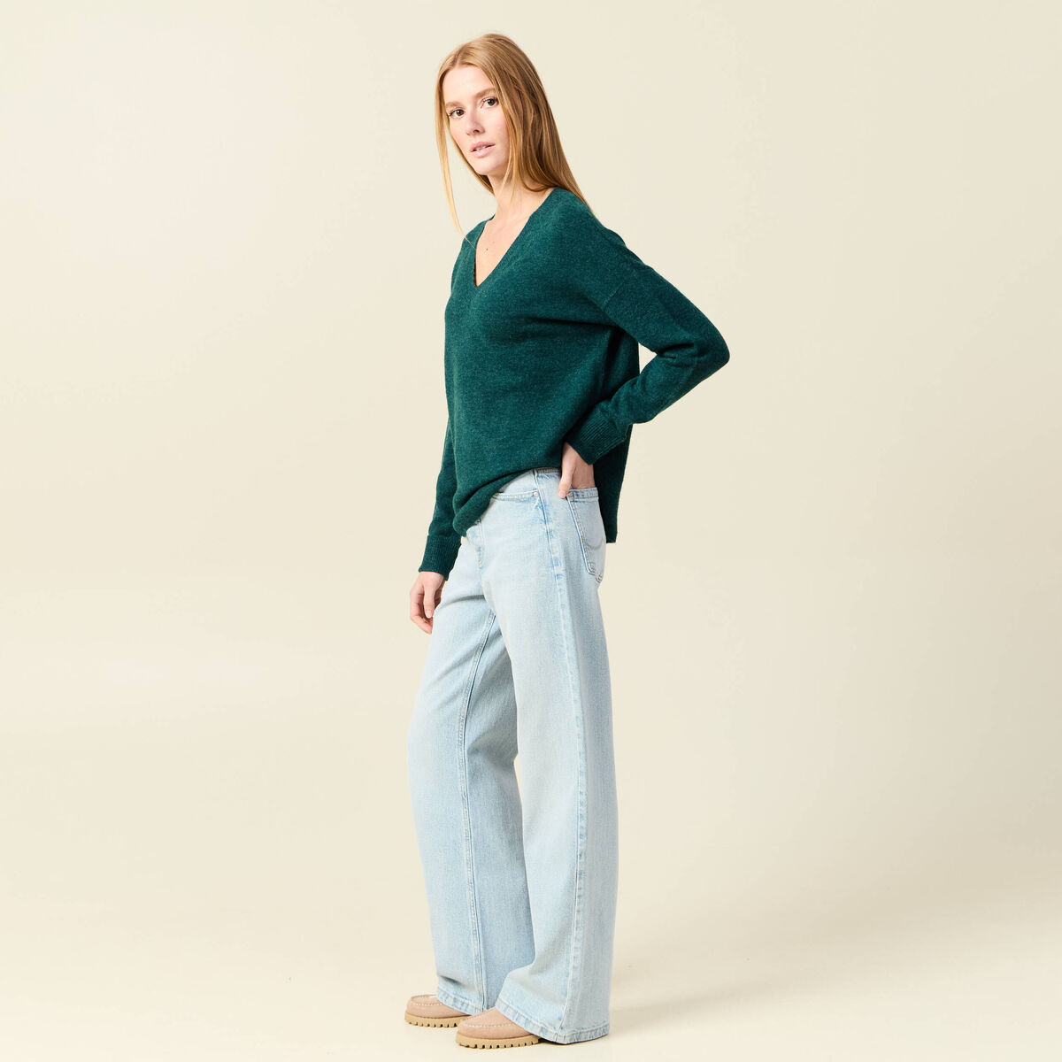 Pull manches longues col en V vert fonc&eacute; femme