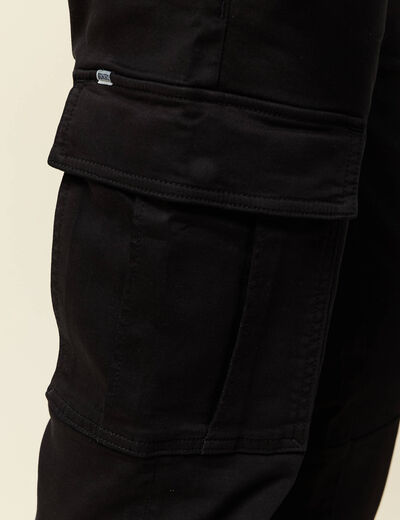 Pantalon battle bas resserr&eacute; noir homme
