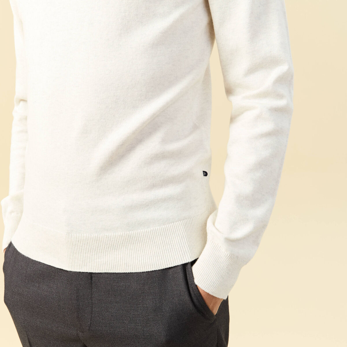Pull droit court manches longues ecru homme