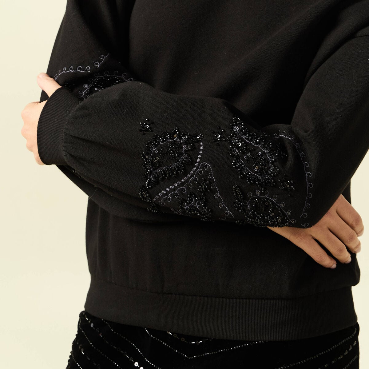 Sweat col rond manches longues noir femme