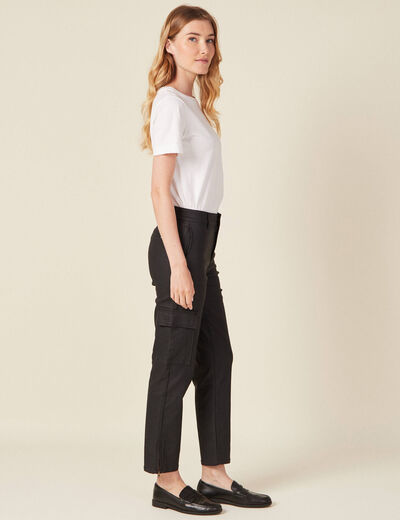 Jeans cargo 7/8ème enduit denim noir enduit femme