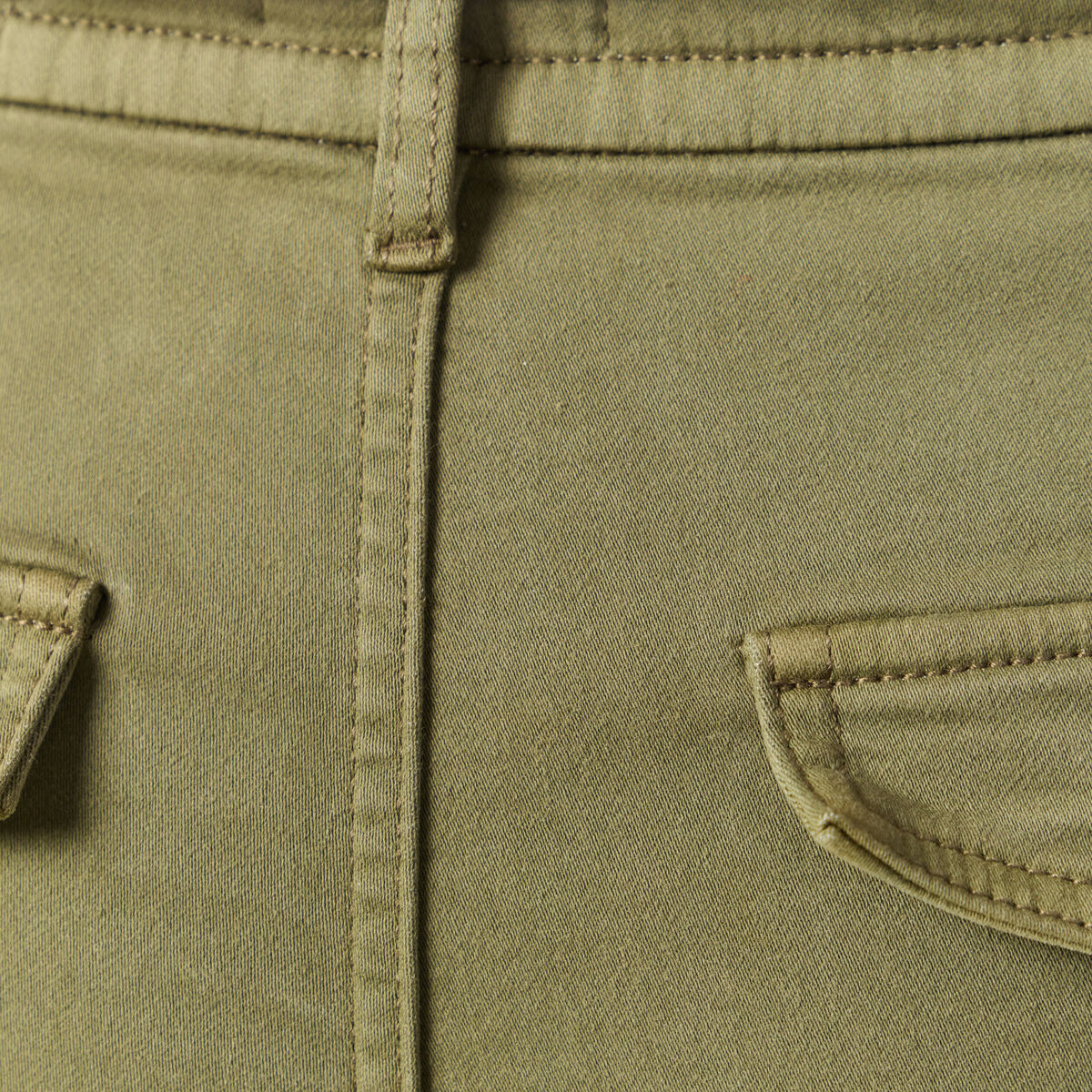 Pantalon cargo battle 7/8&egrave;me en maille vert kaki femme
