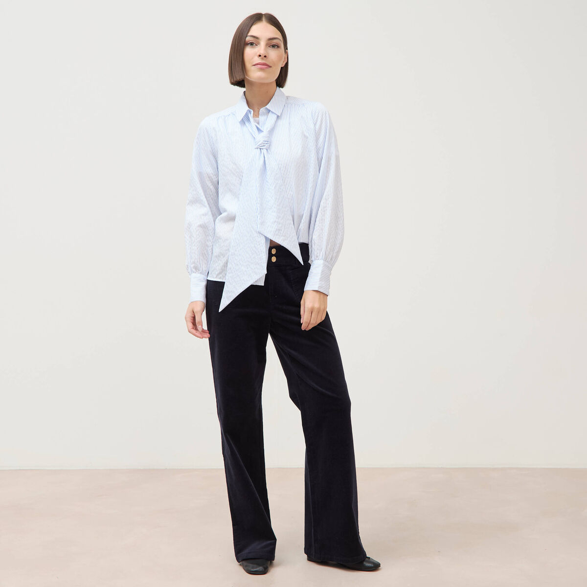 Pantalon flare taille haute en velours bleu fonc&eacute; femme