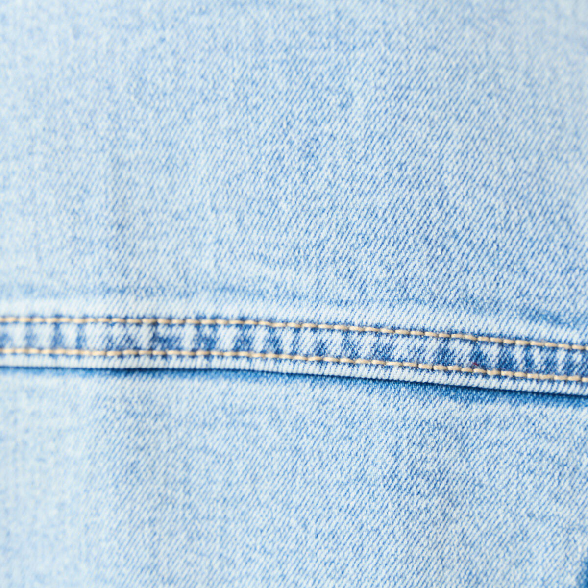 Blouson en jean denim bleach femme