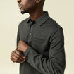 Polo cintr&eacute; manches longues noir homme