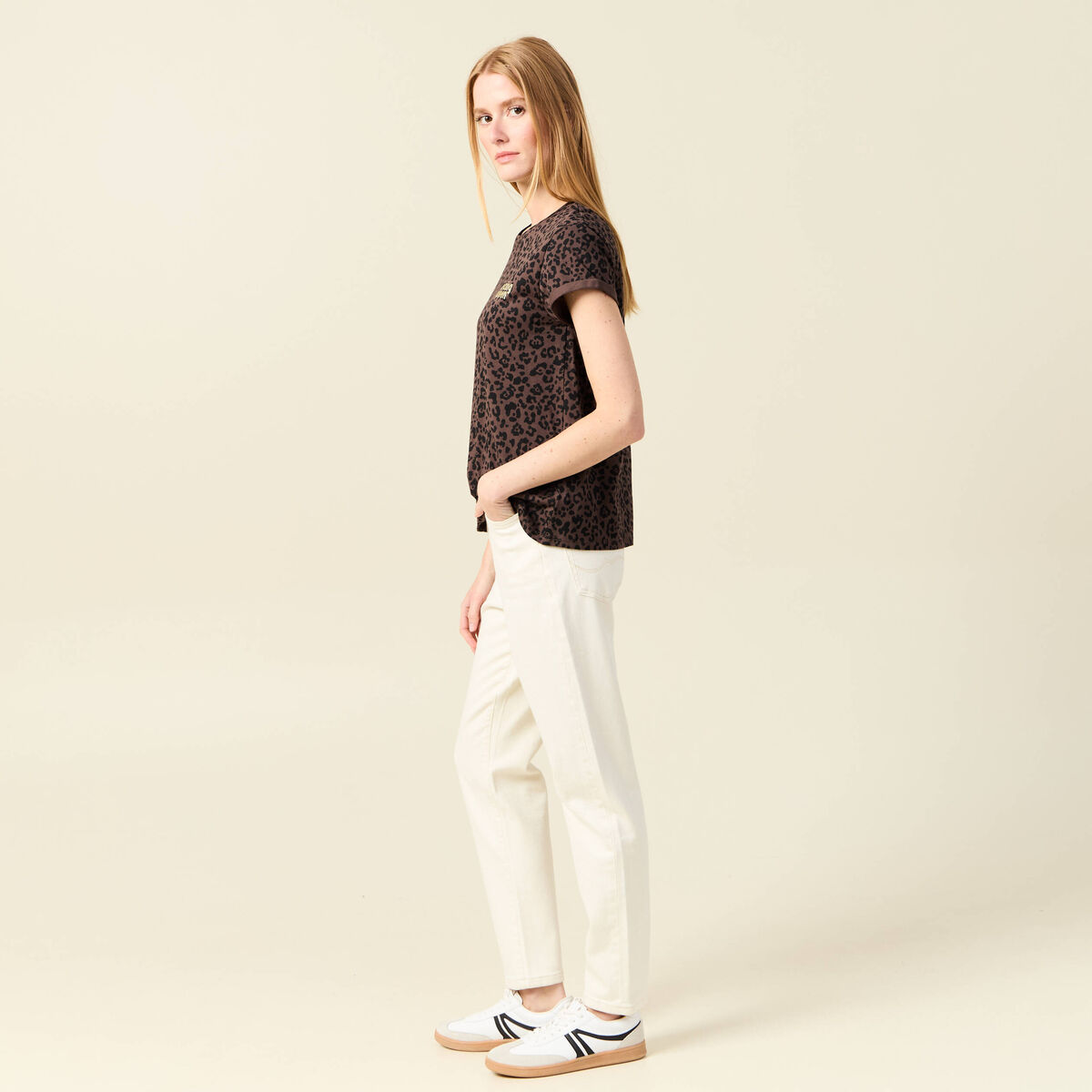 T-shirt manches courtes marron foncé femme