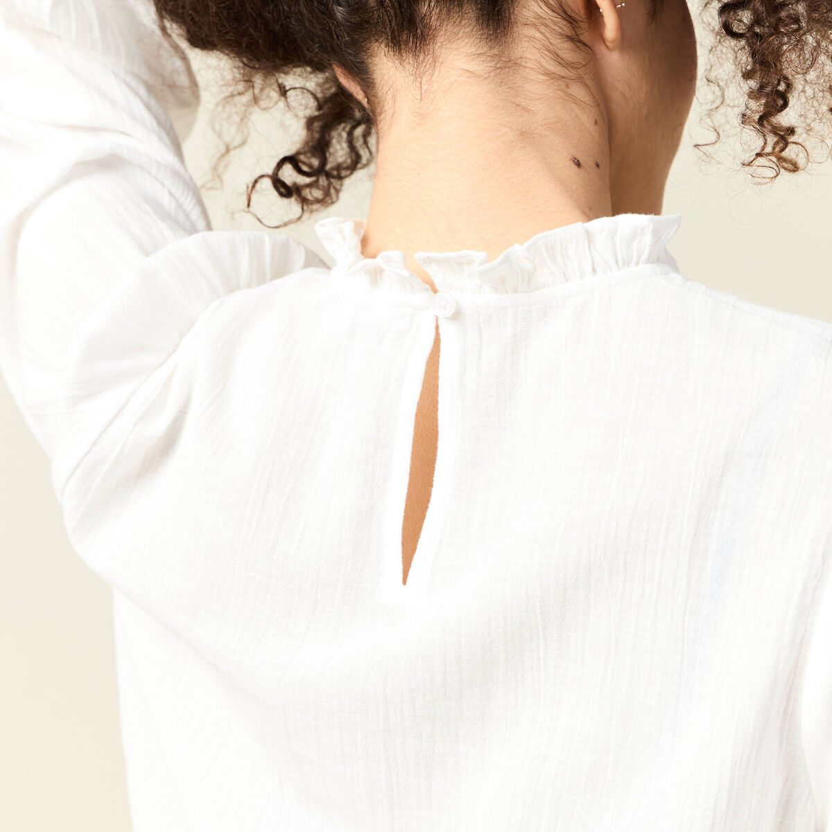 Chemise manches longues brod&eacute;e ecru femme
