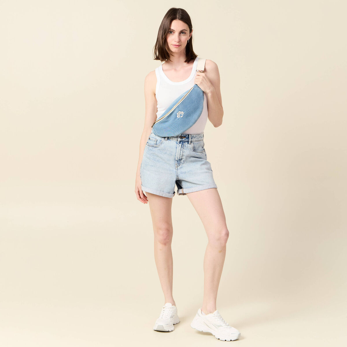 D&eacute;bardeur d&eacute;collet&eacute; sans manches blanc femme