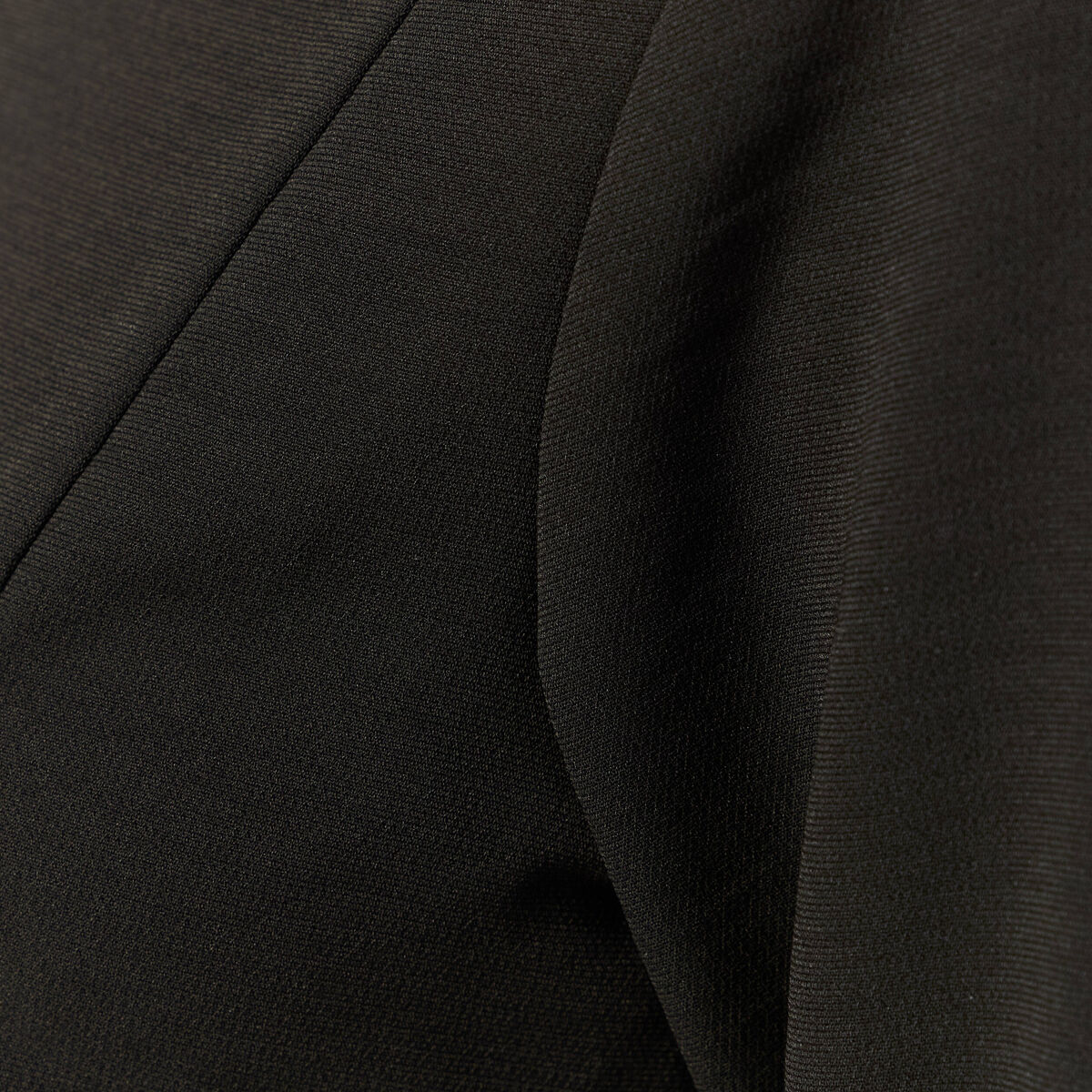 Robe fluide manches longues col rond noir femme