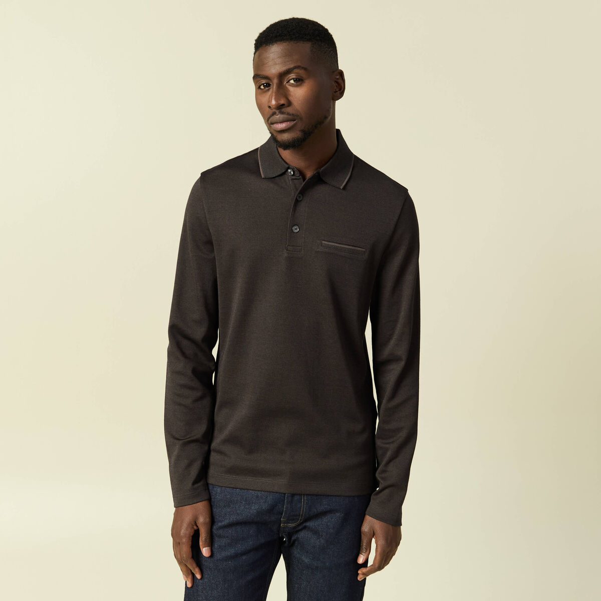 Polo cintr&eacute; manches longues marron fonc&eacute; homme