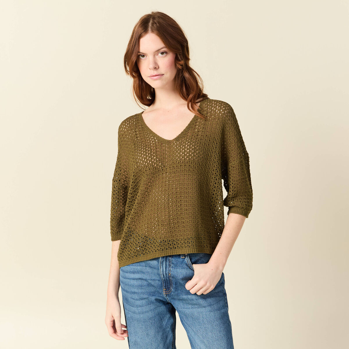 Pull ajour&eacute; col v manches 3/4 vert olive femme