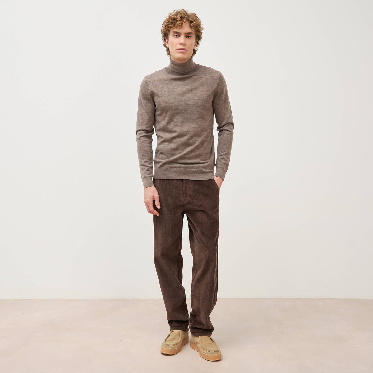 Pantalon droit en velours longueur 32 marron fonc&eacute; homme