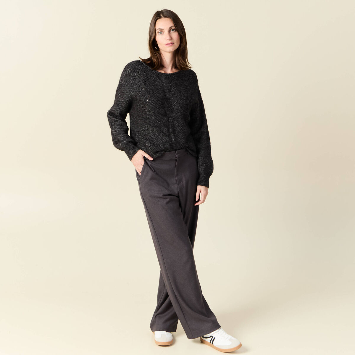 Pull manches longues ajour&eacute; noir femme