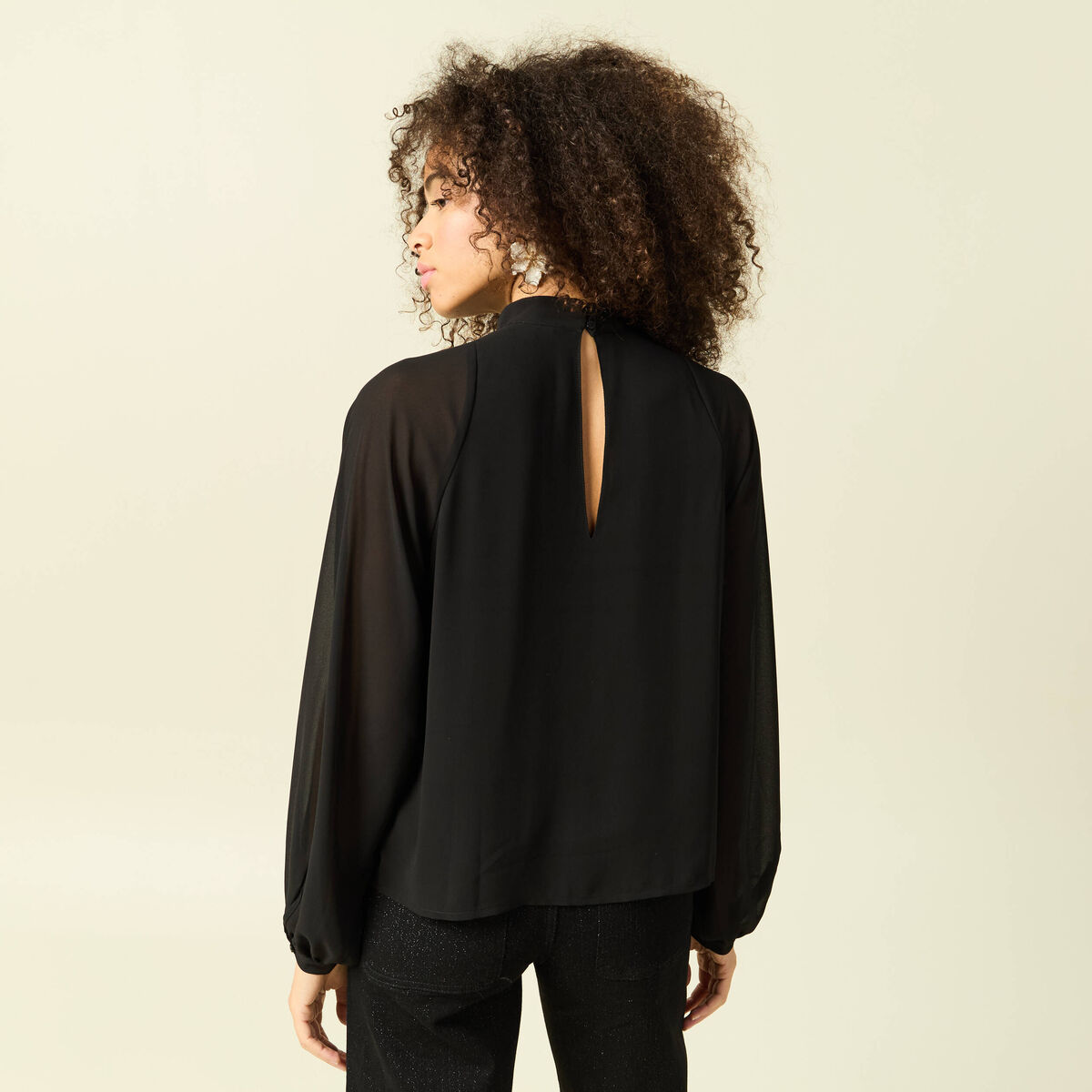 Blouse oversize col montant doubl&eacute;e noir femme