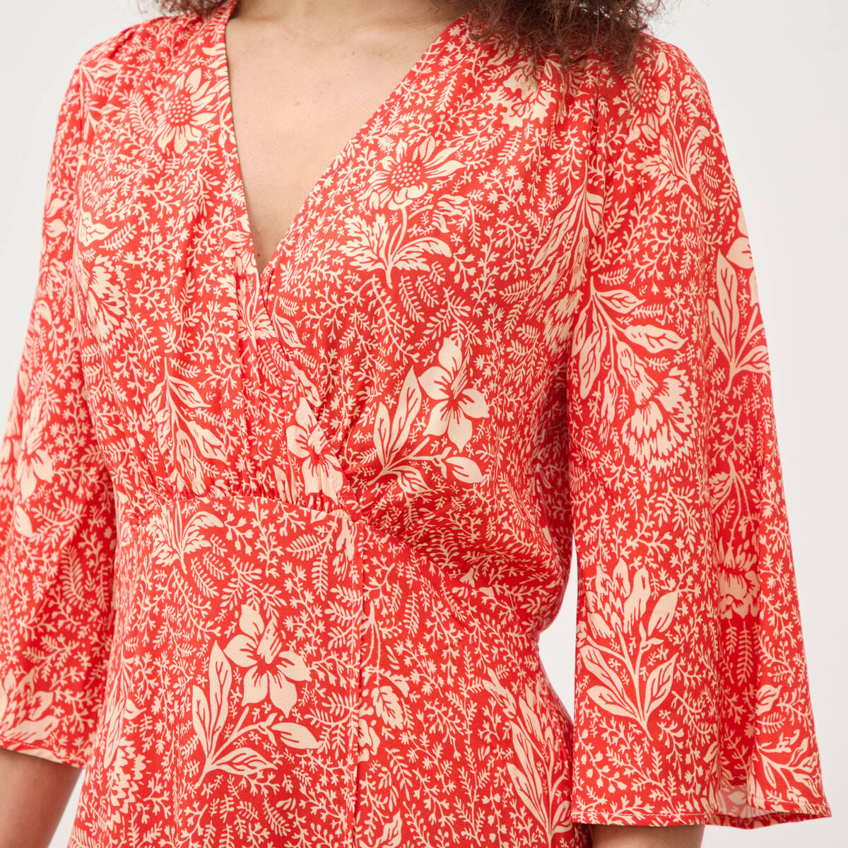 Robe col v manches longues rouge corail femme