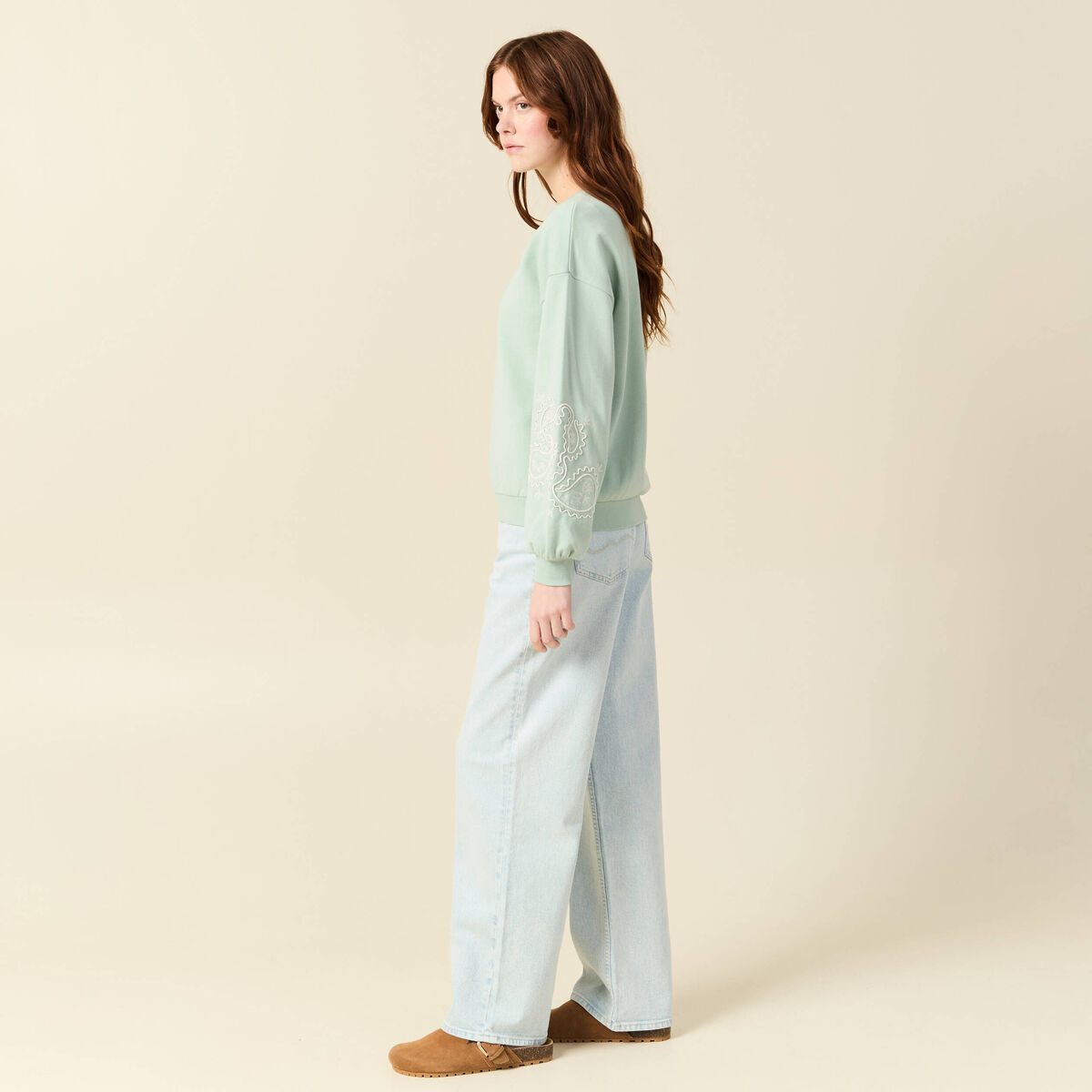 Sweat droit court col rond en coton vert pastel femme