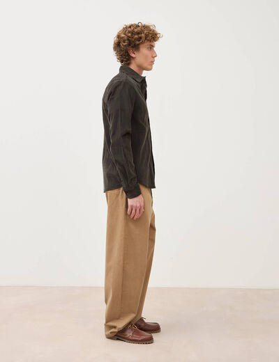 Chemise col classique en velours vert kaki homme