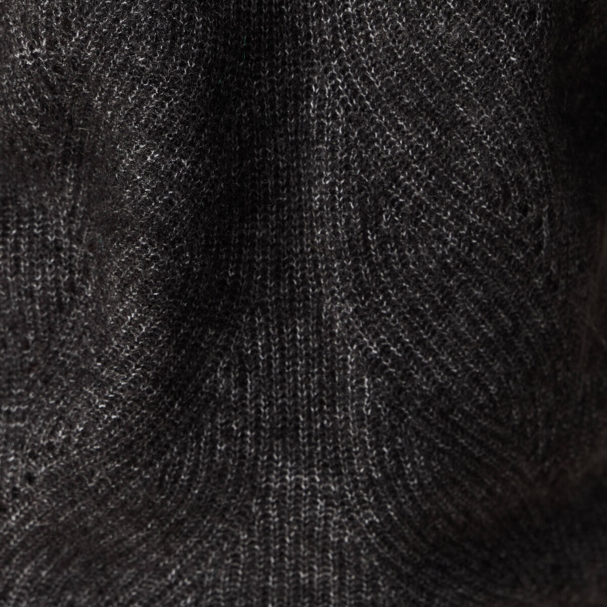 Pull manches longues ajour&eacute; noir femme