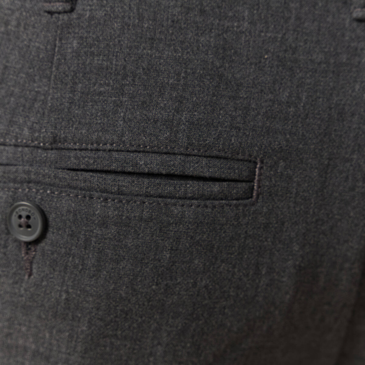 Pantalon droit longueur 32 gris fonc&eacute; homme