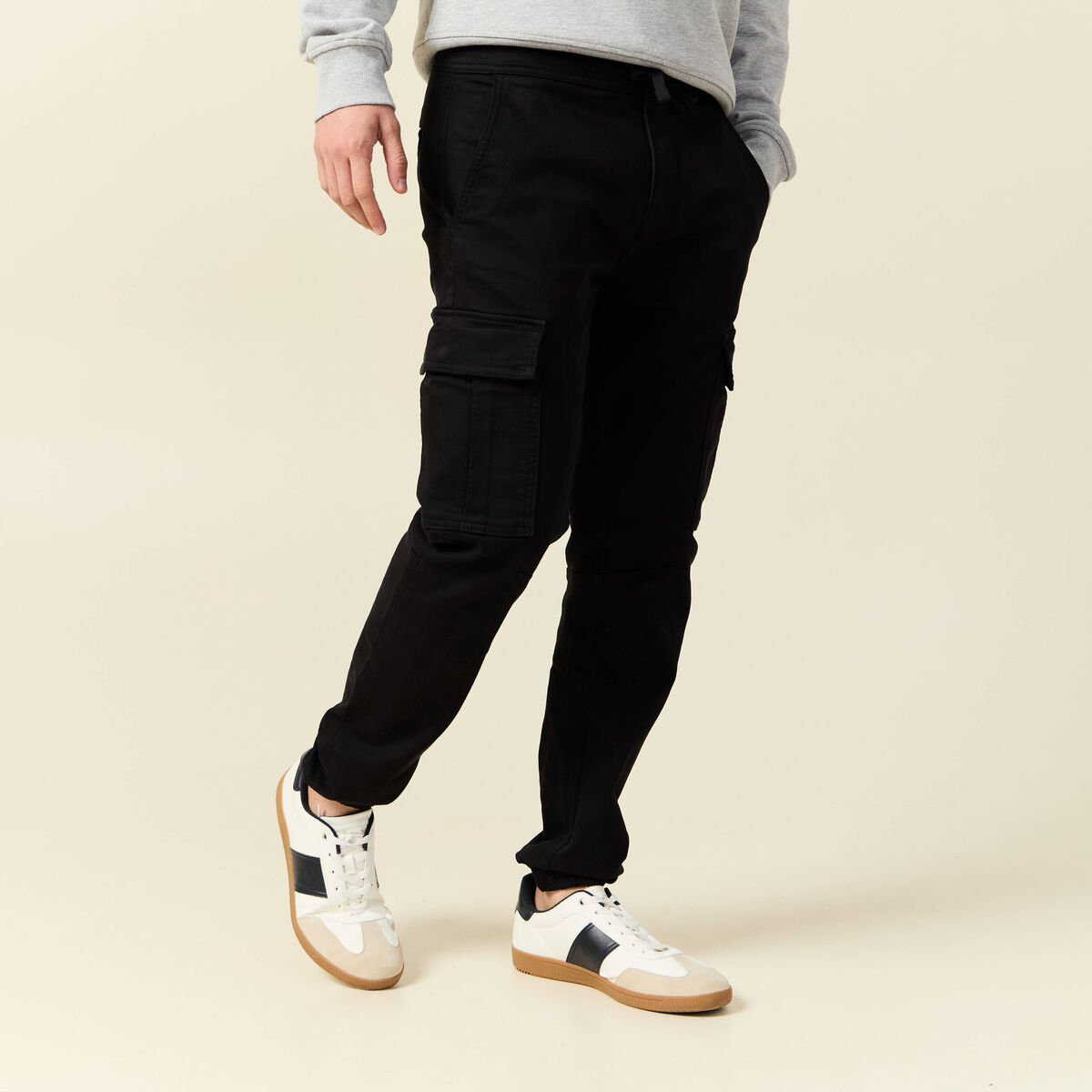 Pantalon battle bas resserr&eacute; noir homme
