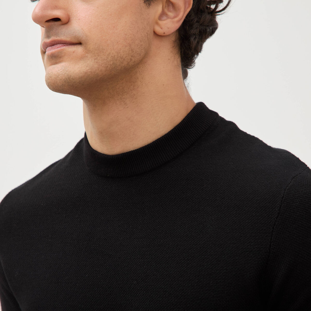 Pull manches longues col rond noir homme