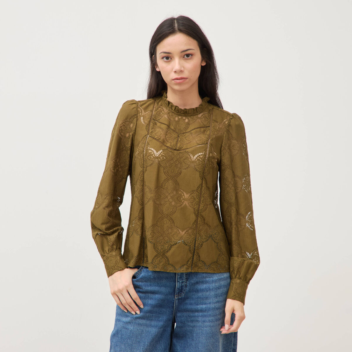 Blouse cintr&eacute;e dentelle manches longues vert olive femme