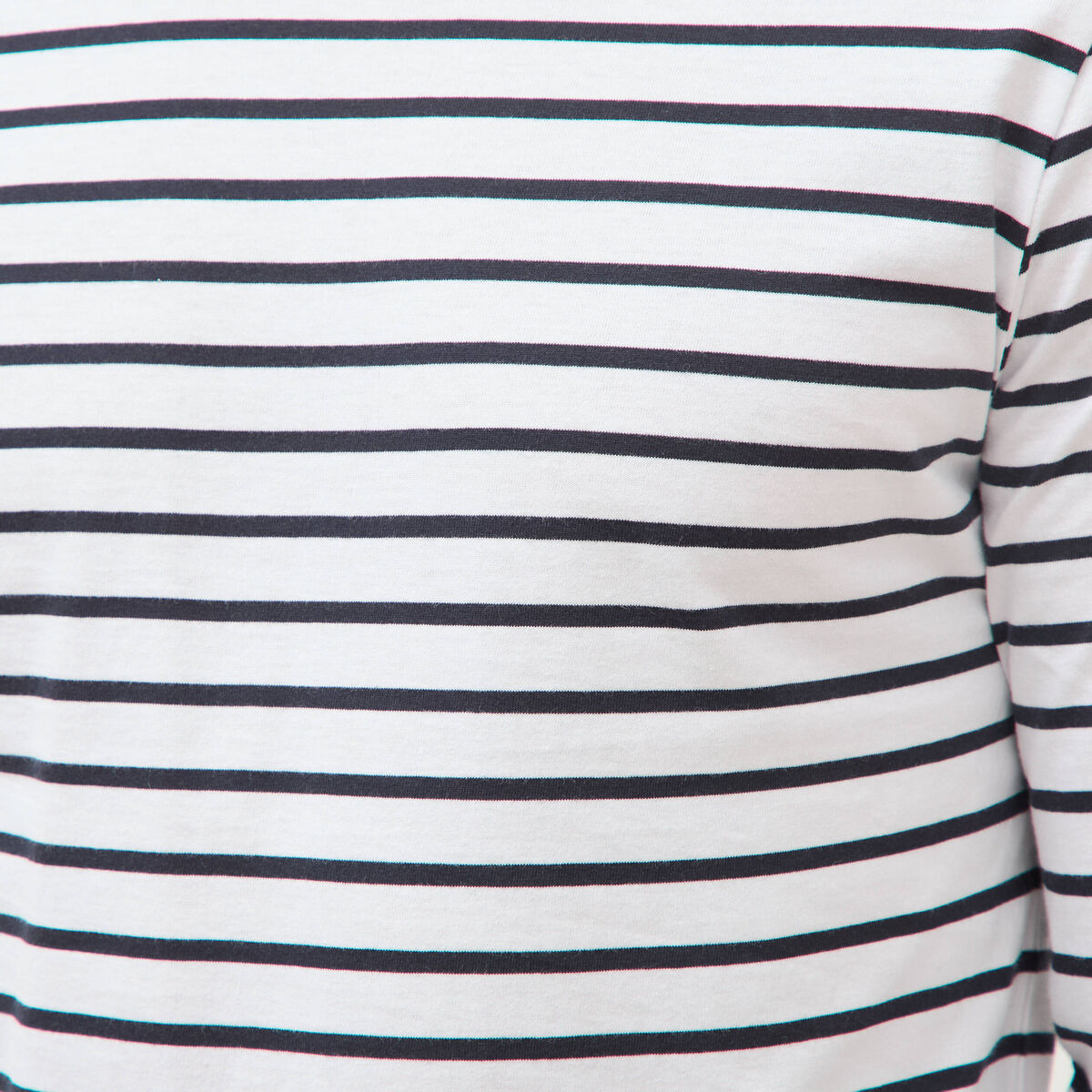 Marini&egrave;re manches longues col rond bleu marine homme