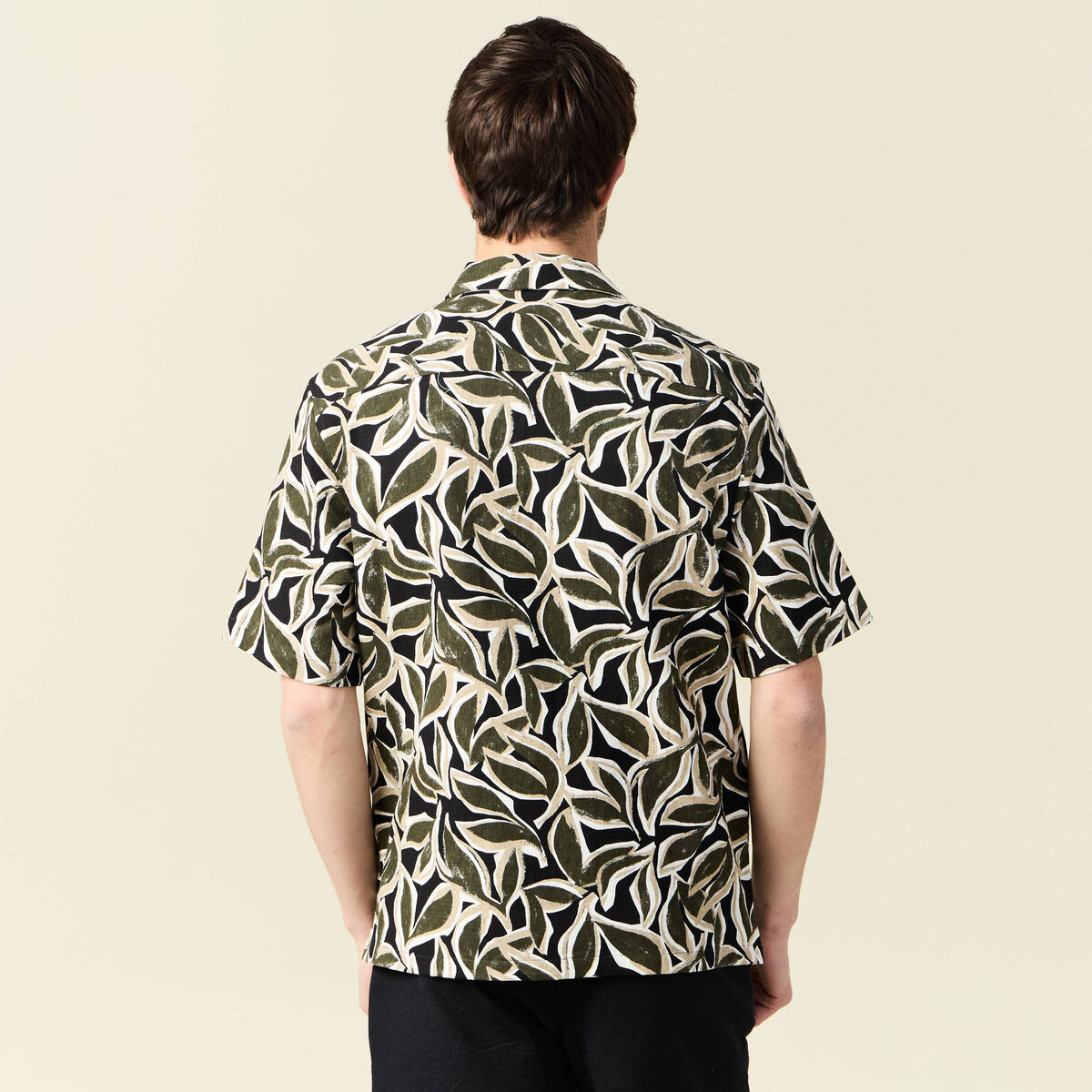 Chemise manches courtes noir homme