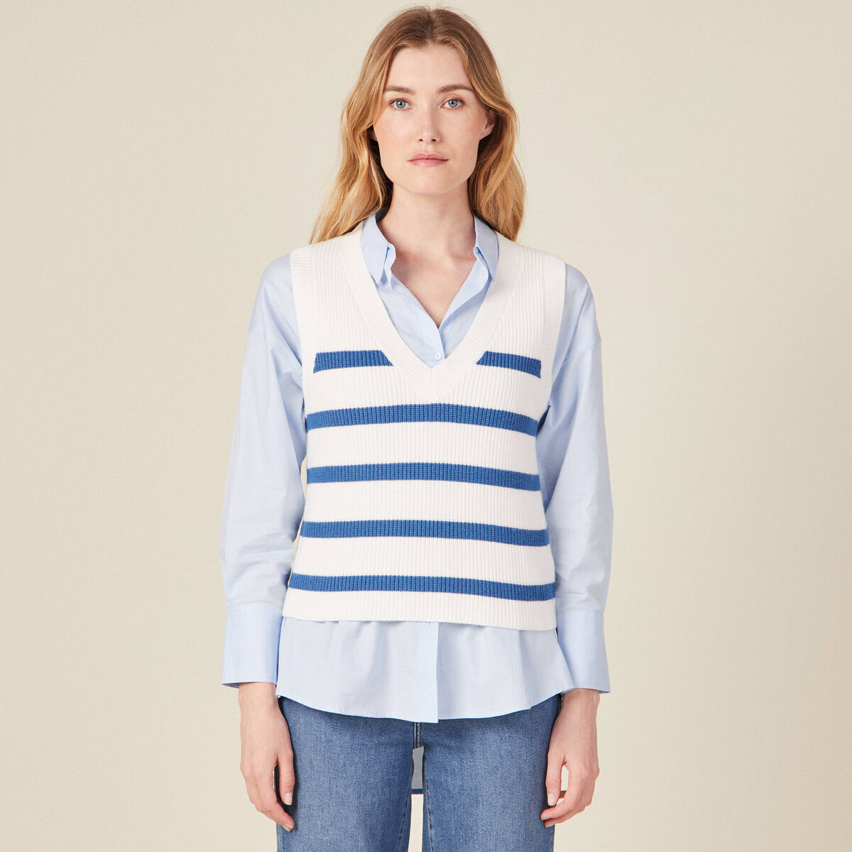 Pull droit court sans manches col v ecru femme