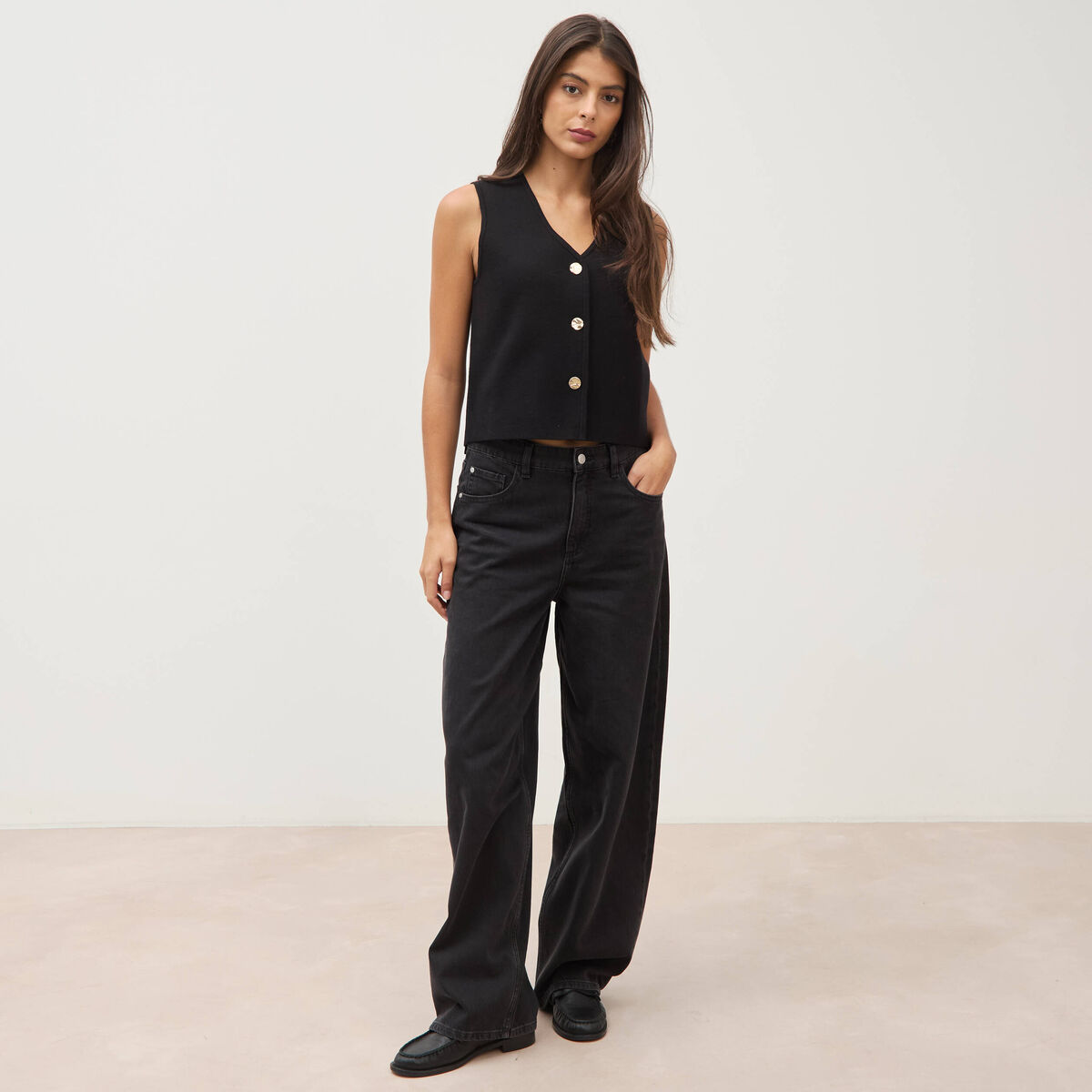 Gilet droit court sans manches col v noir femme