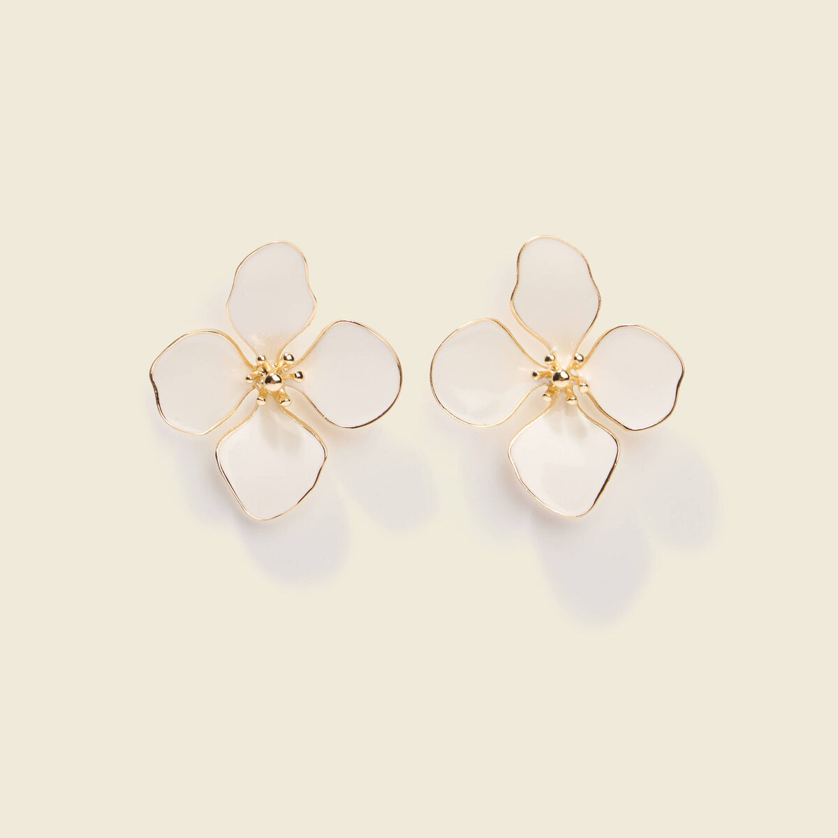Boucles d'oreilles creme femme