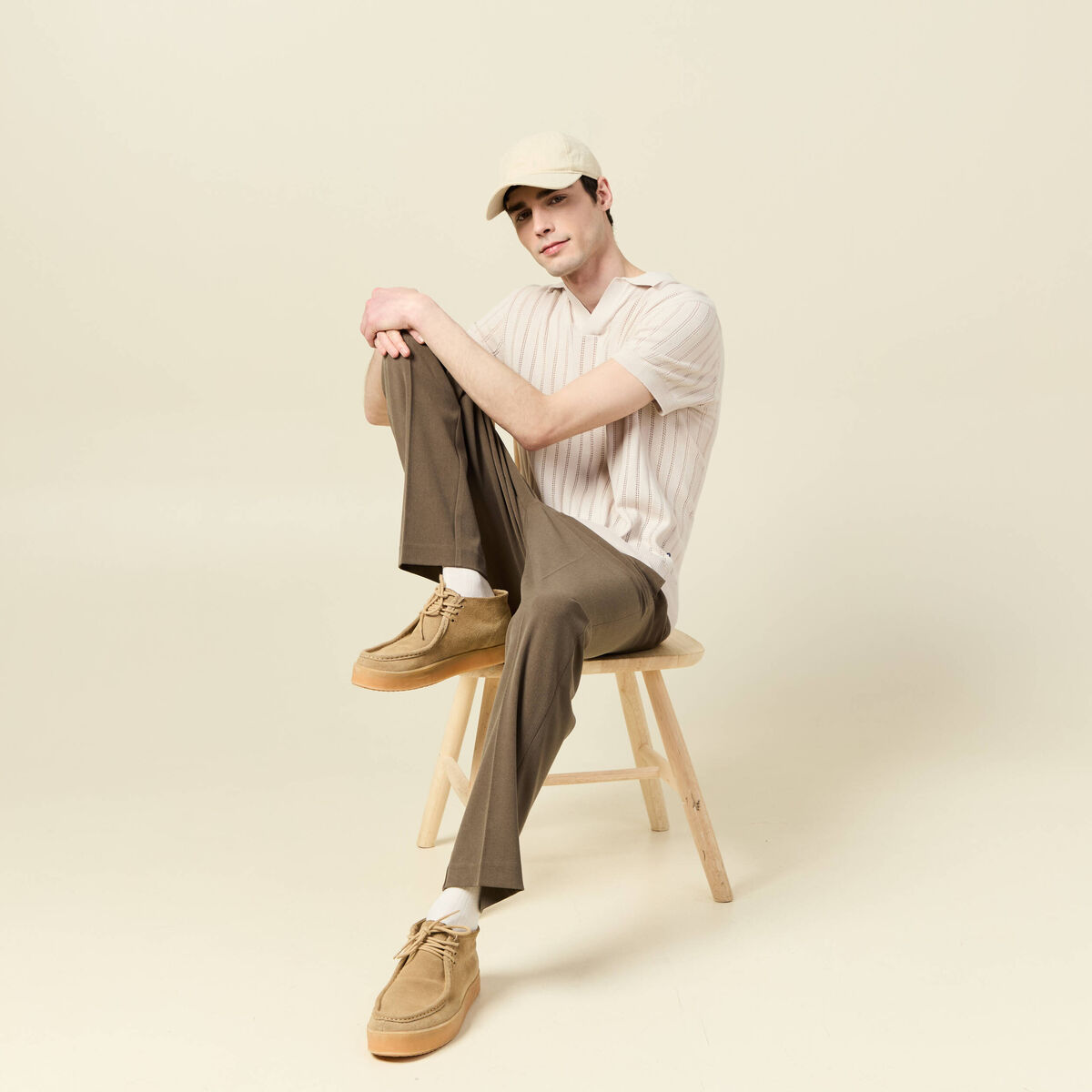 Polo cintr&eacute; col cubain manches courtes sable homme