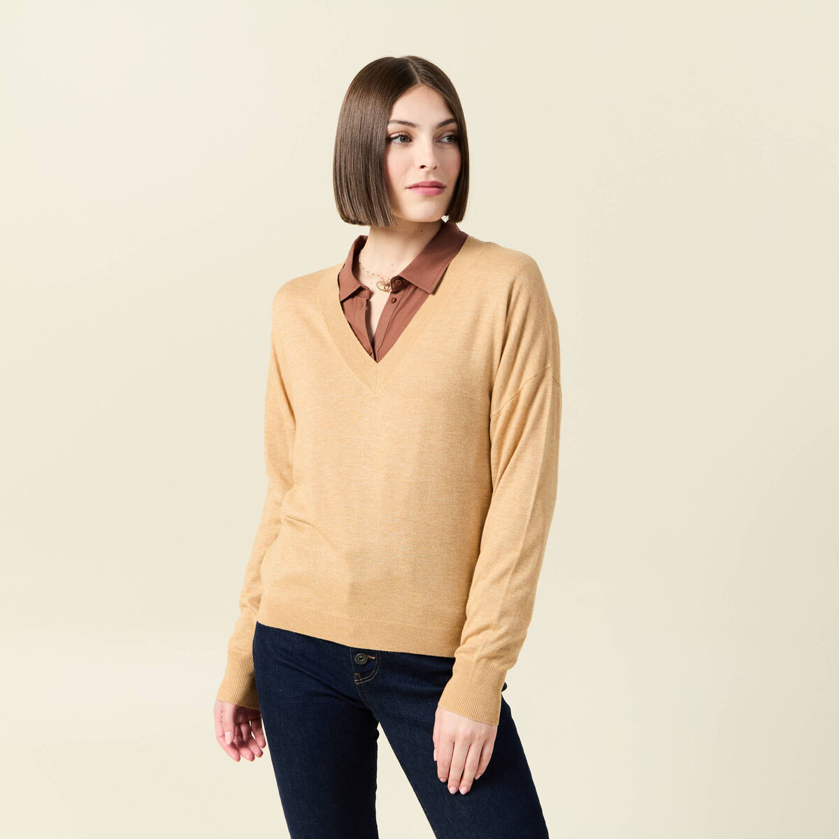 Pull fin col V manches longues marron clair femme