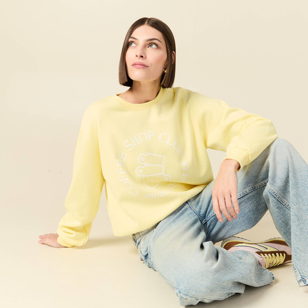 Sweat droit court manches longues jaune pastel femme