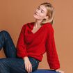 Pull ajour&eacute; col V manches longues rouge femme