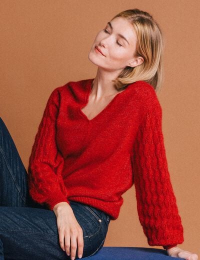 Pull ajour&eacute; col V manches longues rouge femme