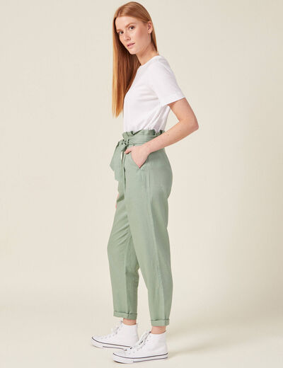 Pantalon carotte ceinturé vert olive femme