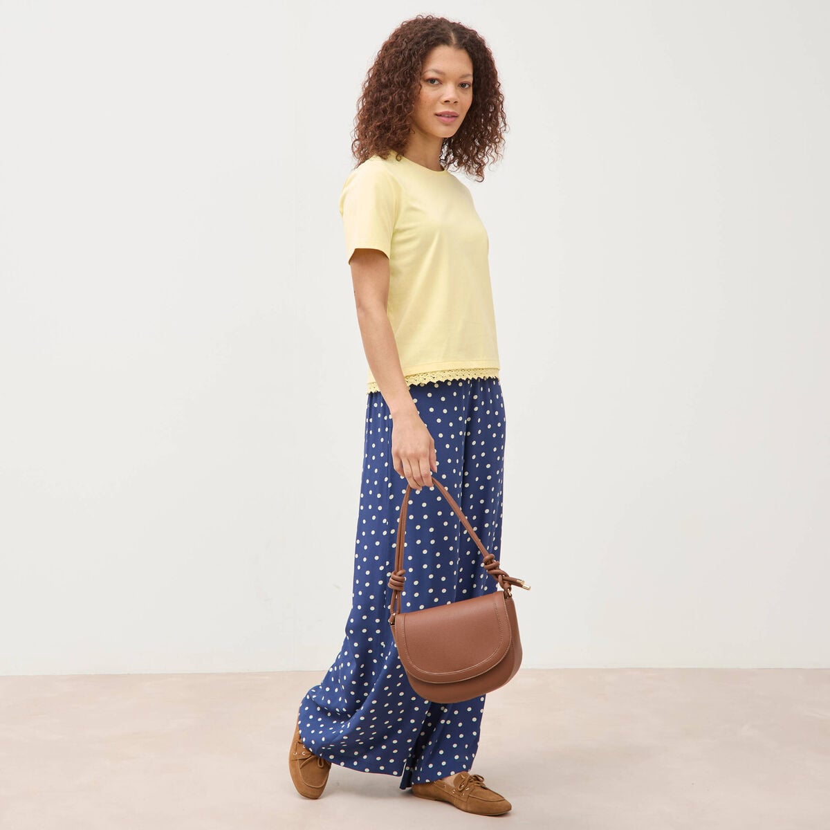 T-shirt droit col rond manches courtes jaune pastel femme