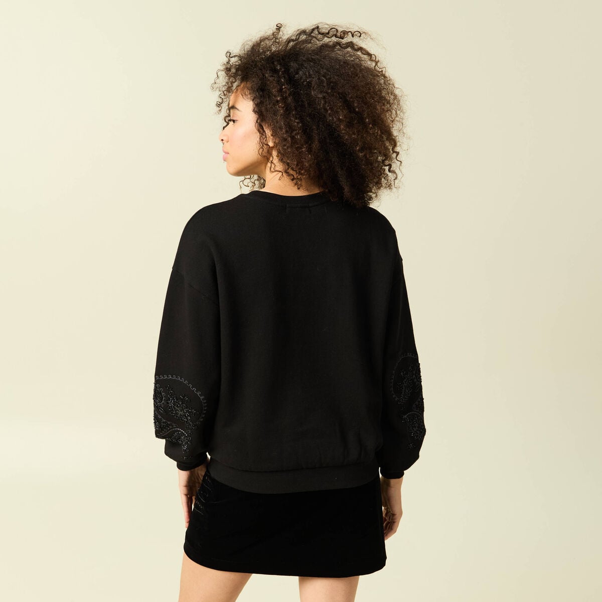 Sweat col rond manches longues noir femme