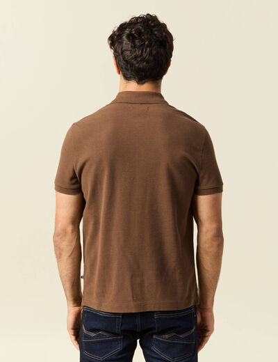 Polo cintré col cubain manches courtes marron homme