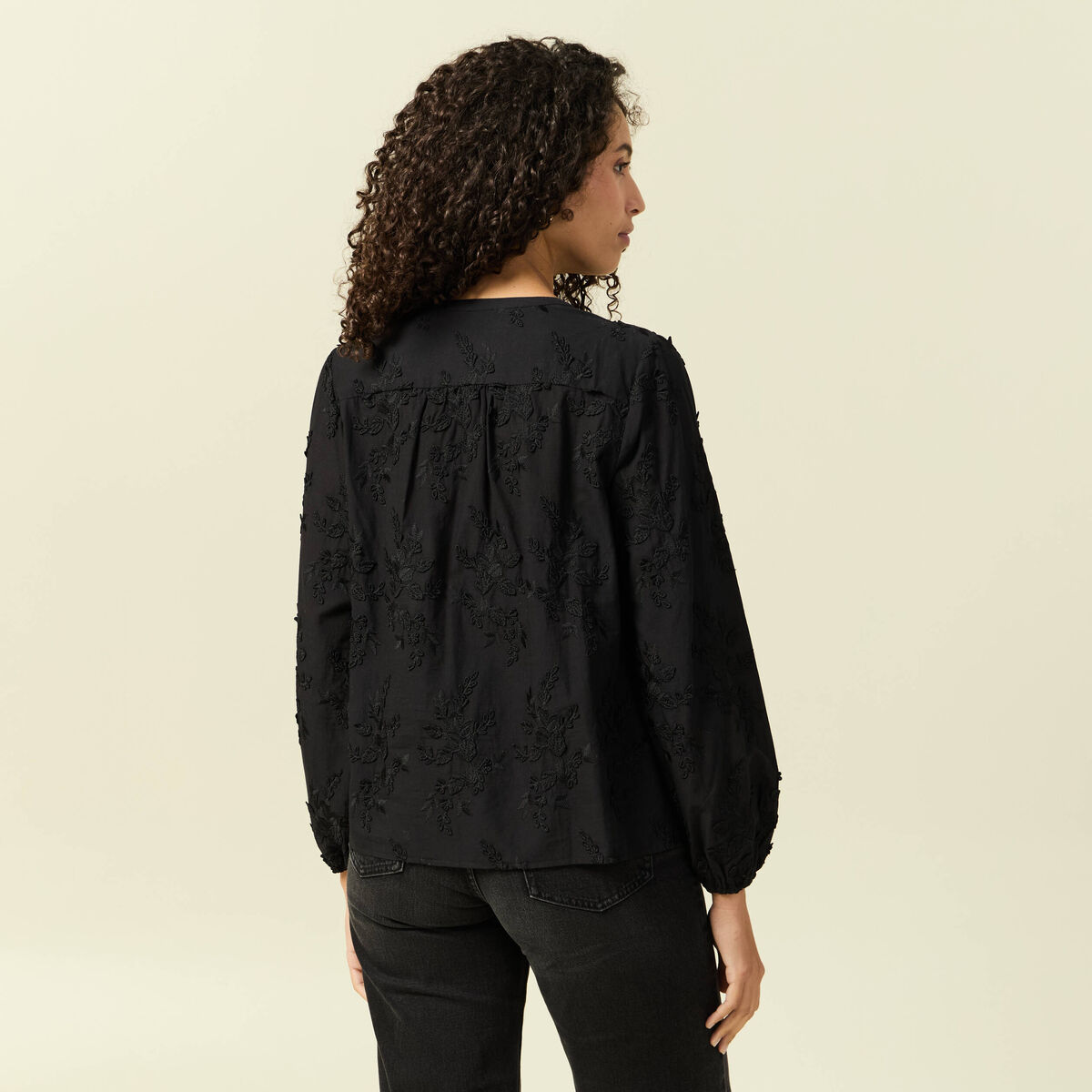 Chemise manches longues broderie coton noir femme