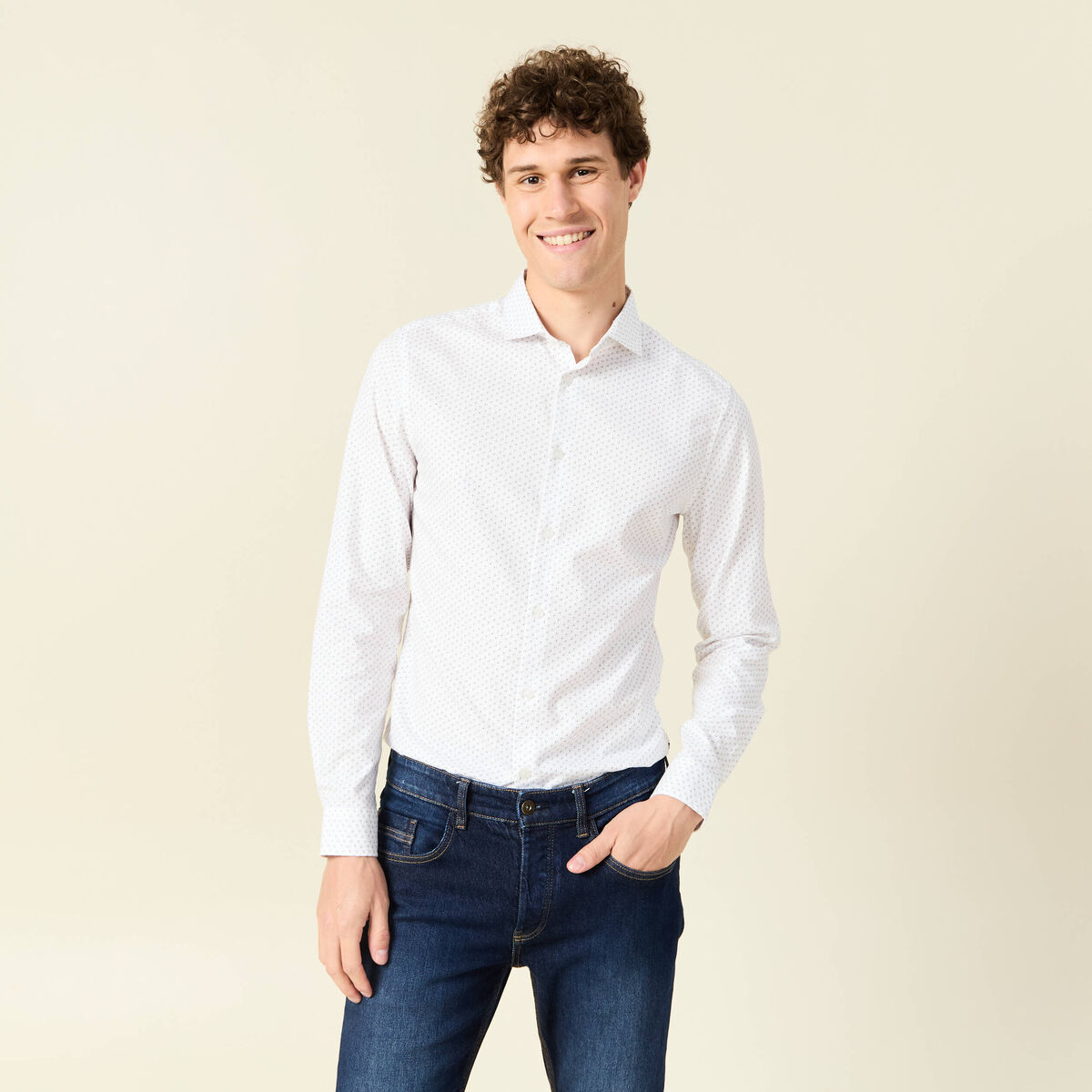 Chemise cintr&eacute;e en coton manches longues blanc homme