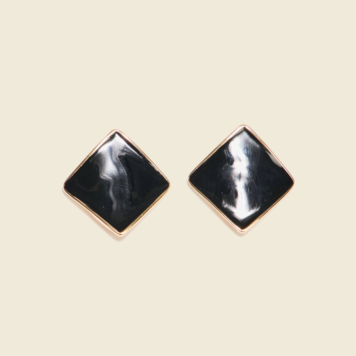 Boucles d'oreilles clous noir femme