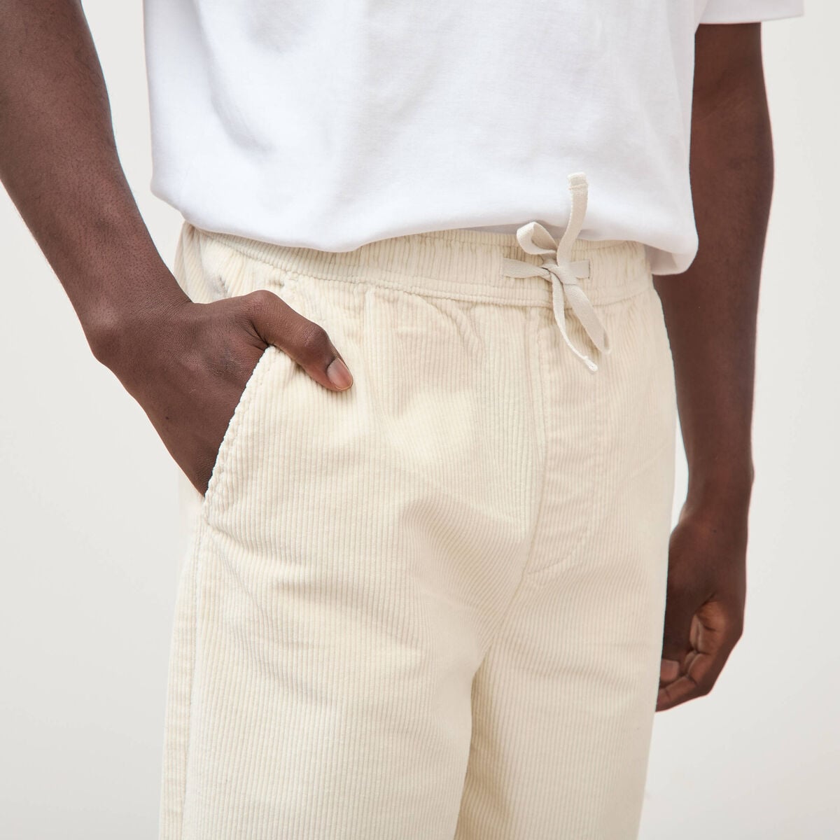 Pantalon large en velours ecru homme