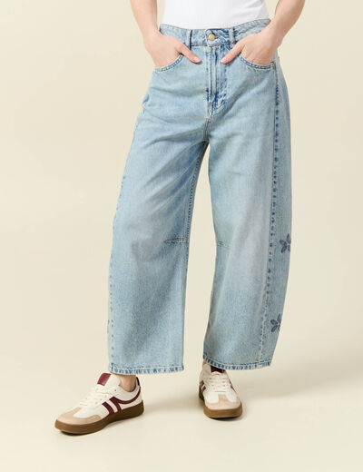 Jeans barrel brod&eacute; 7/8&egrave;me denim bleach femme