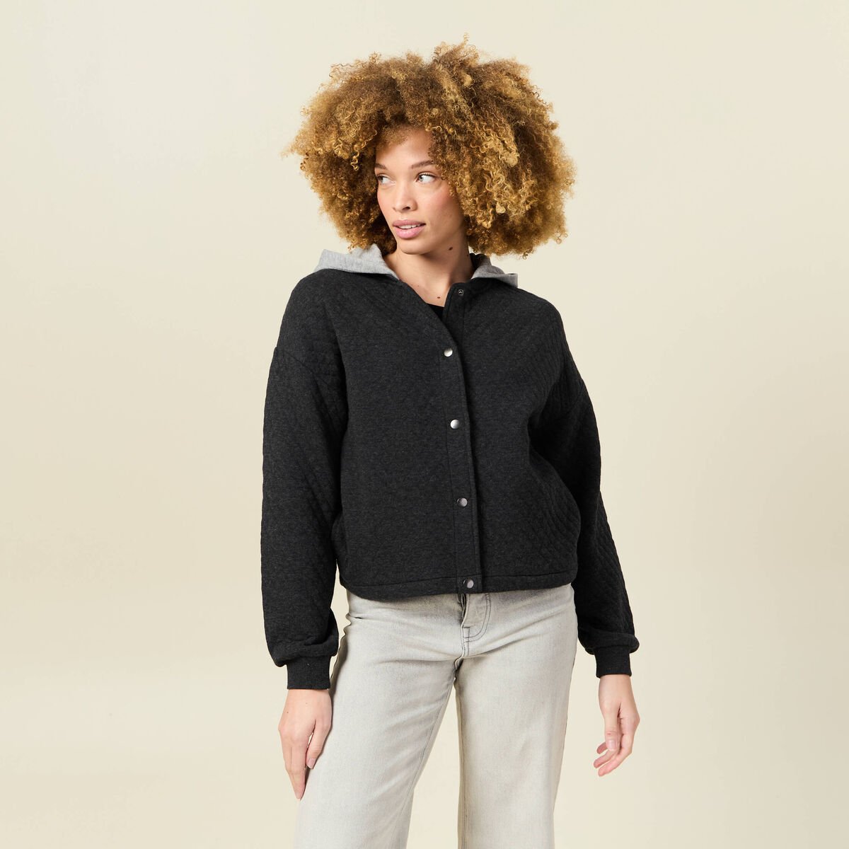 Gilet à capuche noir femme