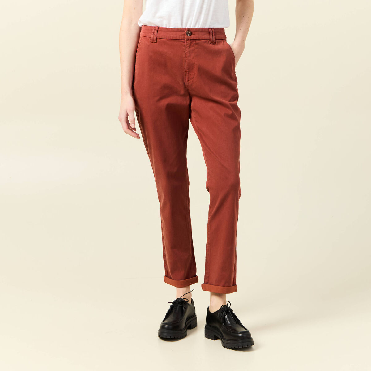 Pantalon chino cigarette rouge foncé femme