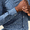 Chemise cintr&eacute;e en coton manches longues bleu marine homme