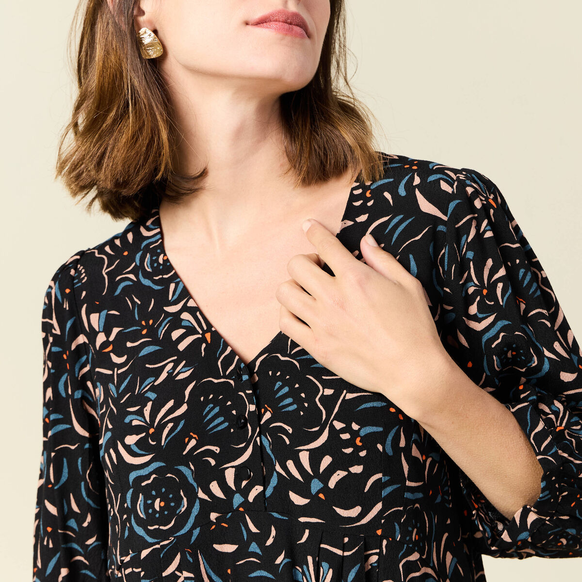 Robe &eacute;vas&eacute;e manches 3/4 noir femme